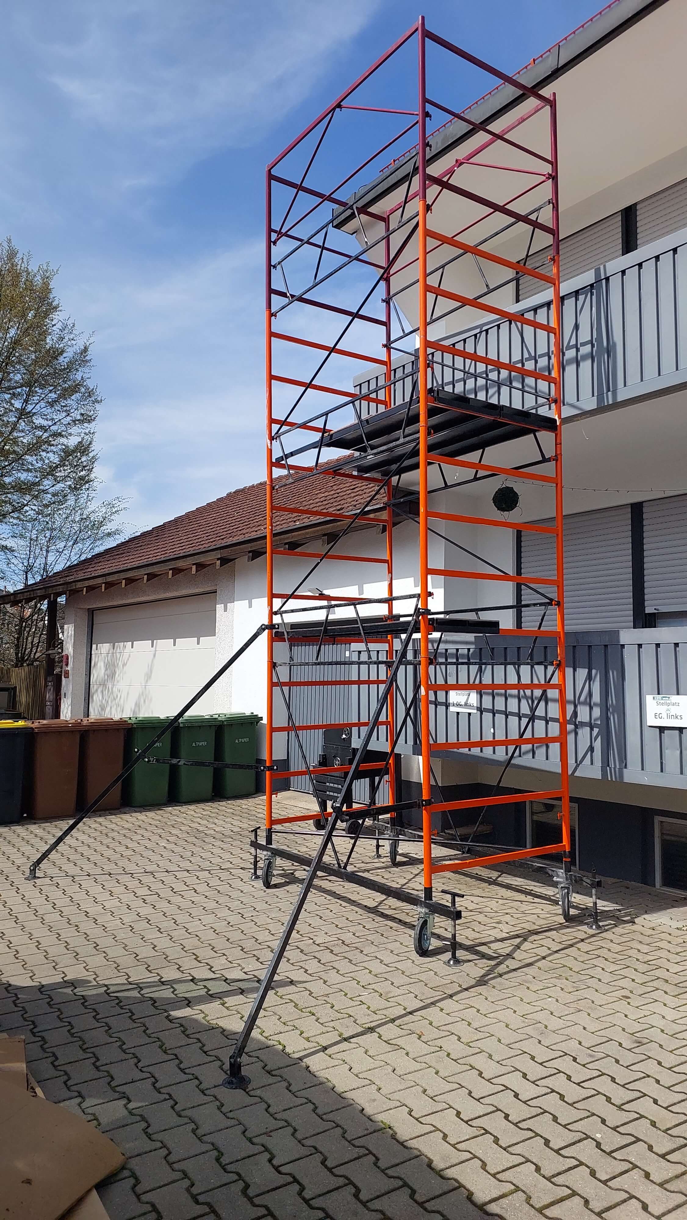 Rollgerüst im Einsatz bei Arbeiten in Bayern